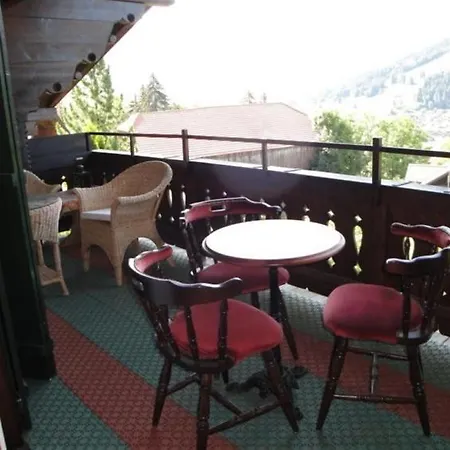 Saanen Sleeps 6 Wifi Gstaad