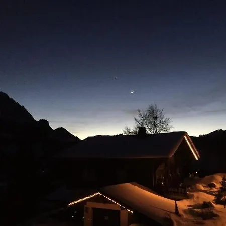 Saanen Sleeps 6 Wifi Apartment