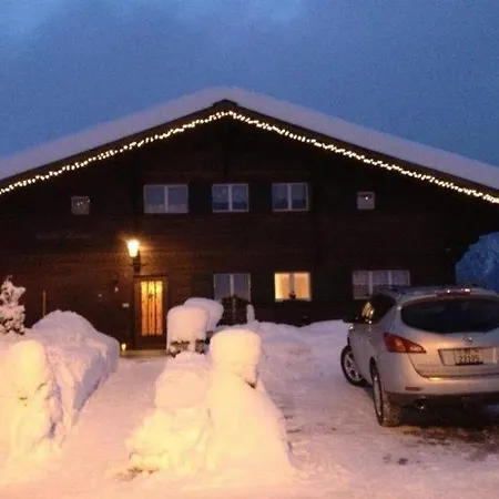 Saanen Sleeps 6 Wifi