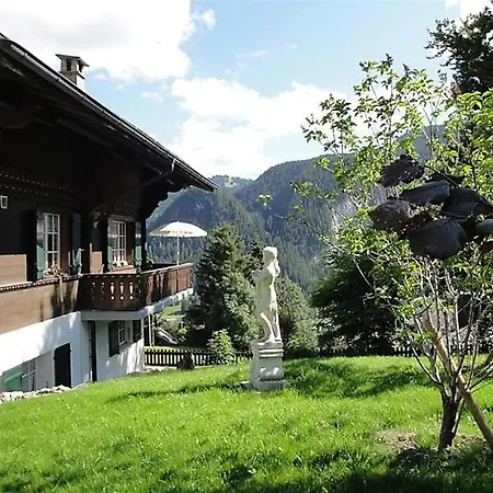 Saanen Sleeps 6 Wifi