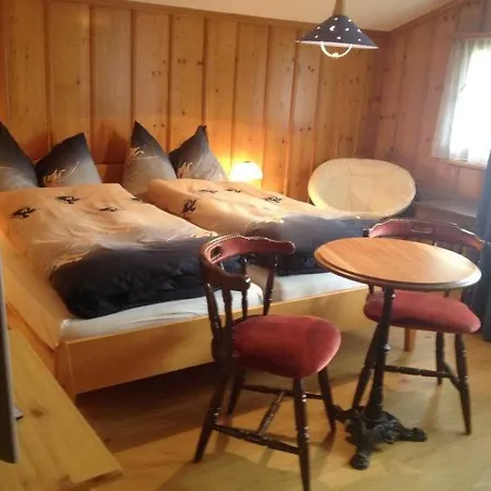 Saanen Sleeps 6 Wifi Апартаменты Гштад